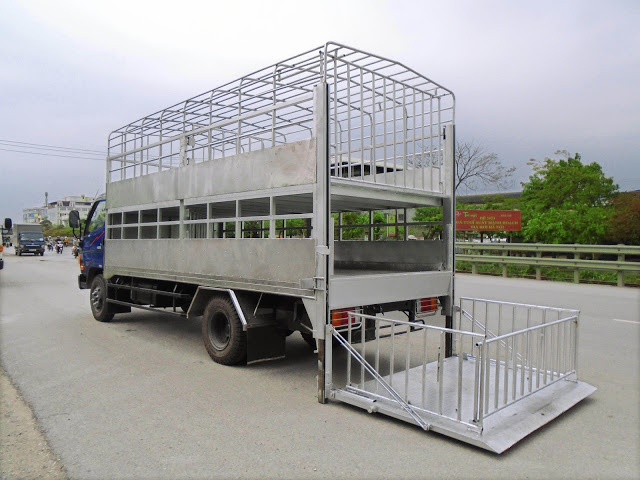 xe chở lợn 2 tầng hyundai hd120s 8.5 tấn
