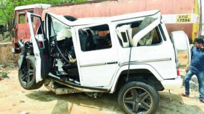 Mercedes-Benz G63 AMG lao thẳng vào trụ cầu vượt ở tốc độ 145km/h khiến 2 thanh niên tử vong
